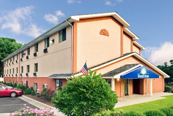 Days Inn by Wyndham Torrington Main image