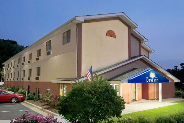 Days Inn by Wyndham Torrington Main image